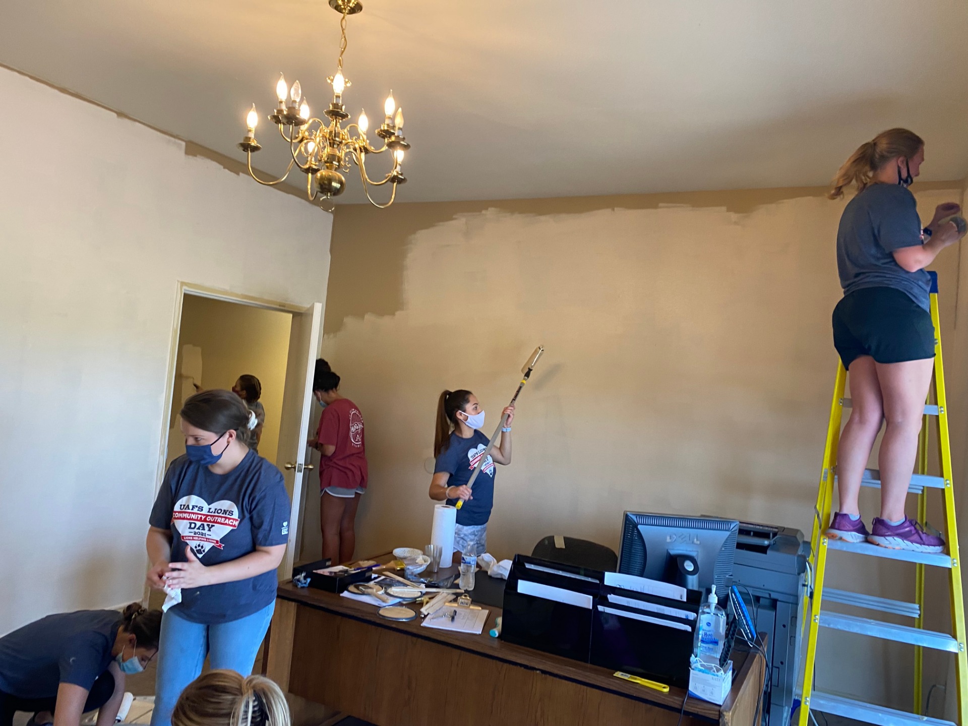 Lion Heart Volunteers Paint